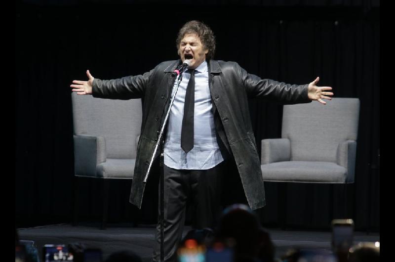 Antes de la nueva gira federal Javier Milei inicia la semana con el lanzamiento de su libro y un show musical