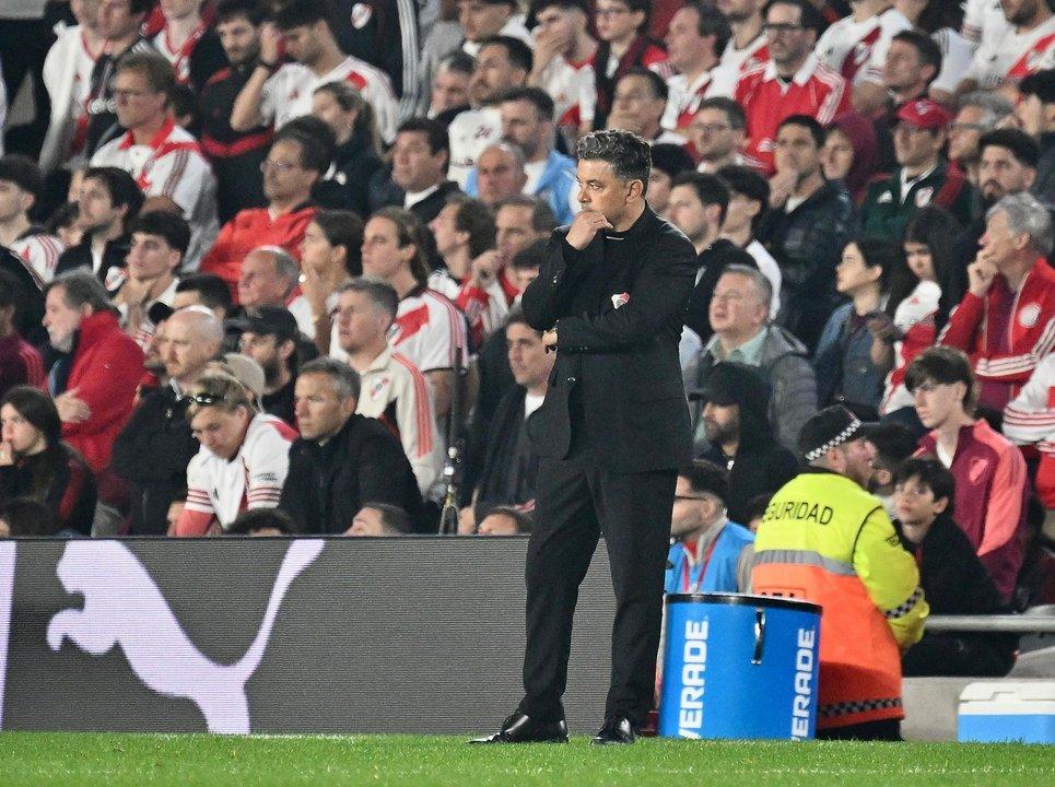 Dolor de cabeza para Gallardo- River tendraacute 15 bajas para enfrentar a Sarmiento de Juniacuten
