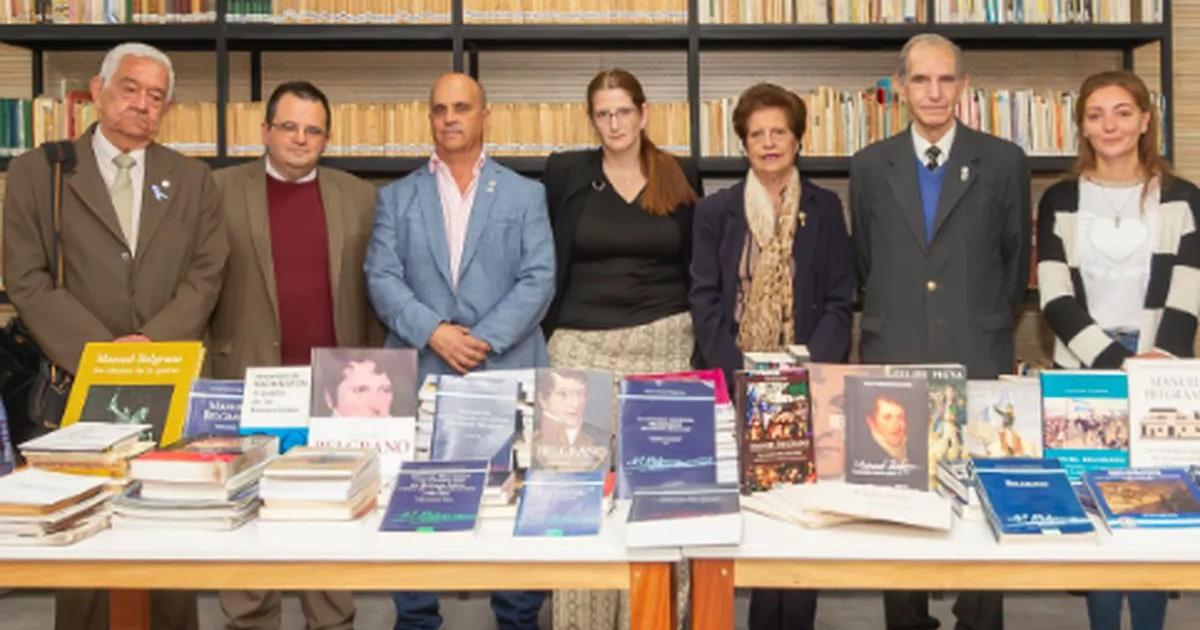 Entregaron donacioacuten al Archivo Histoacuterico