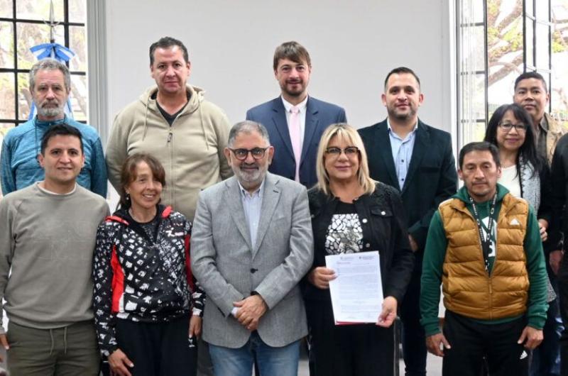 Carrera solidaria para colaborar con el Banco de Leche del hospital Materno Infantil