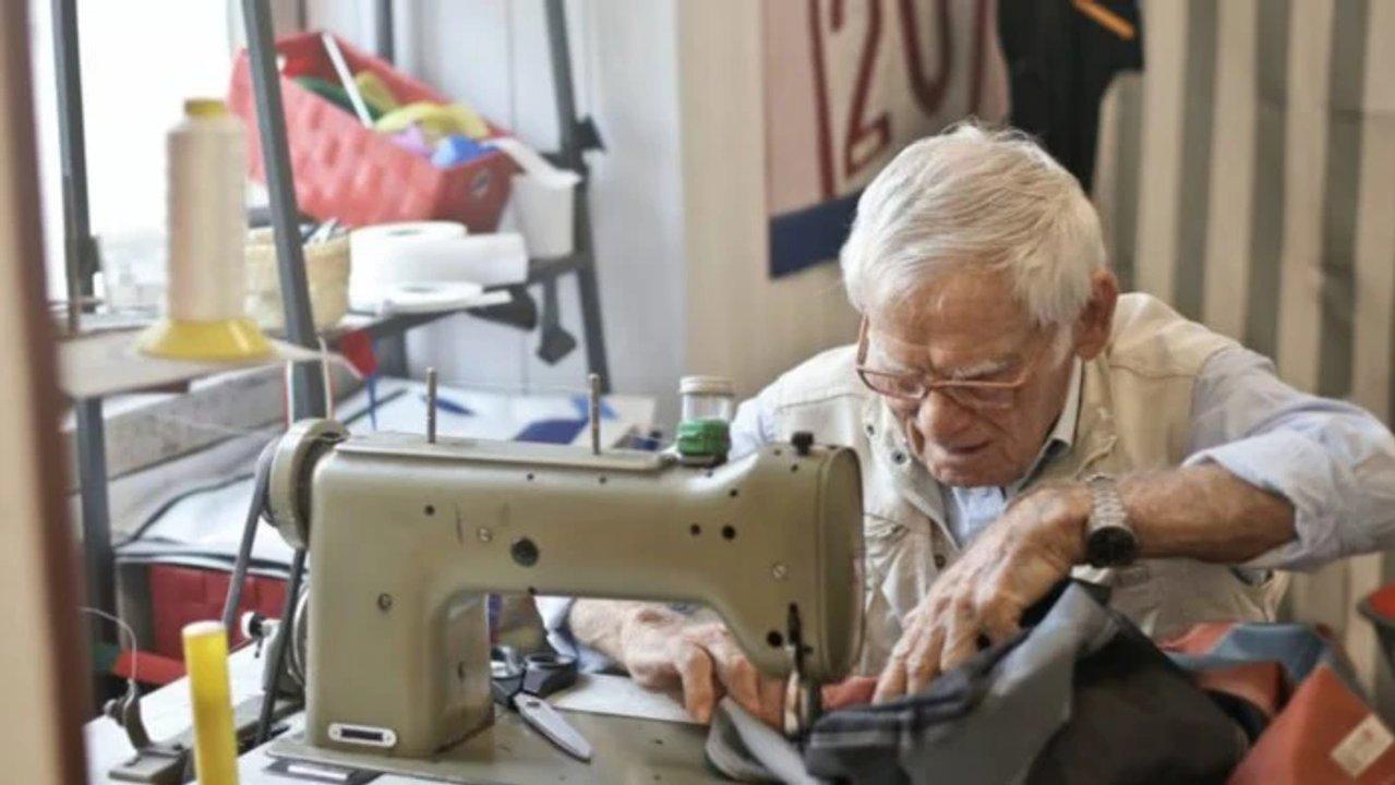 Casi un 20-en-porciento- de los adultos mayores aplicoacute su propia reforma jubilatoria y laboral- seguir trabajando