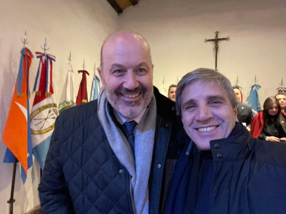 Caputo y Sturzenegger deberaacuten autorizar los nuevos regiacutemenes de desvinculacioacuten del Estado