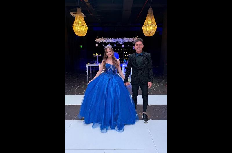 La espectacular fiesta de 15 de la hija de Hernaacuten Caire