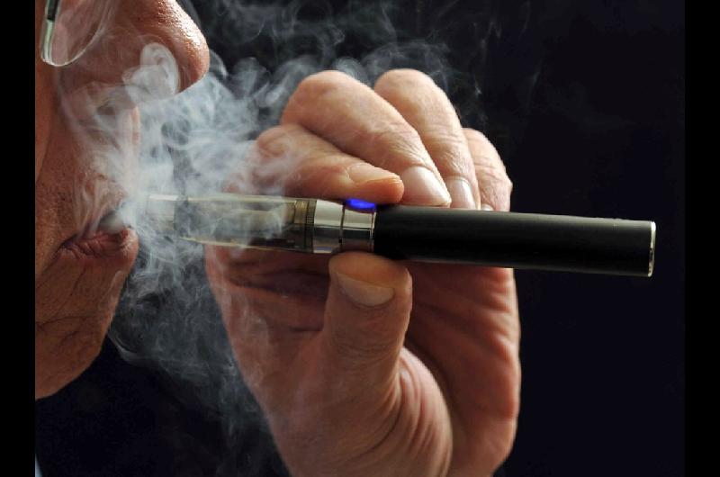 Los cigarrillos electroacutenicos estaacuten alimentando una nueva ola de adiccioacuten a la nicotina 