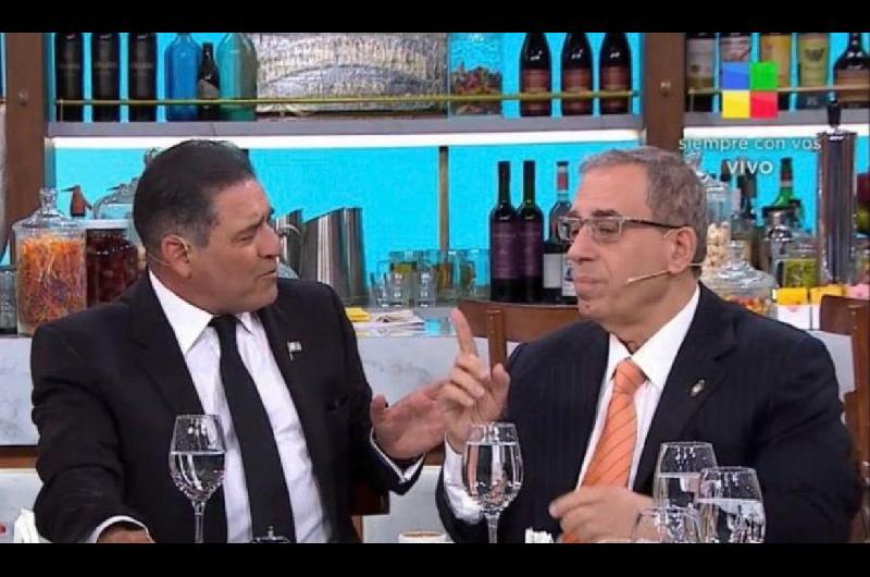 Carlos Maslatoacuten confirmoacute su salida de Poleacutemica en el Bar- ldquoEl programa viroacute su perfilrdquo