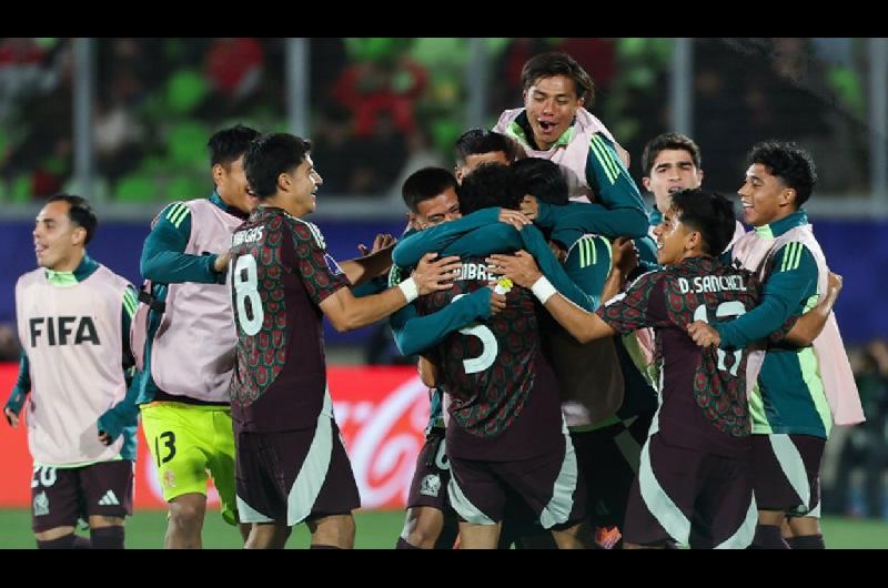Meacutexico goleoacute a Chile por 4-1 y estaacute en cuartos de final del Mundial Sub 20