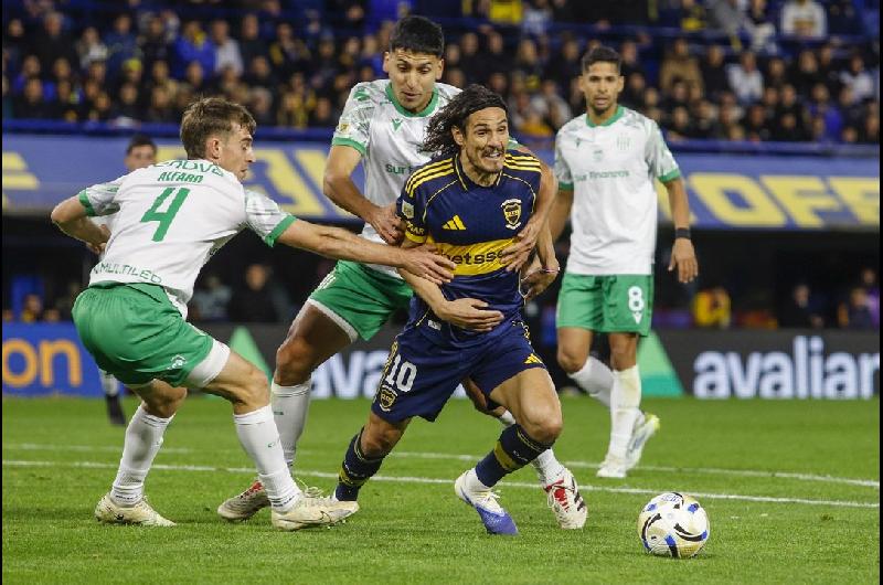 Boca- Cavani terminoacute el entrenamiento con una sobrecarga y se perderiacutea el partido ante Barracas Central