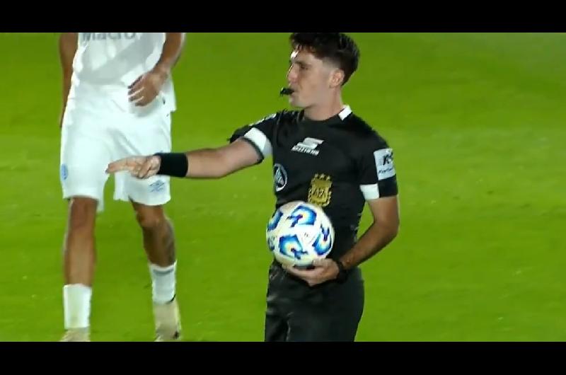 VIDEO  El momento en el que suspenden el partido de la Reserva de Boca por la muerte de Miguel Aacutengel Russo