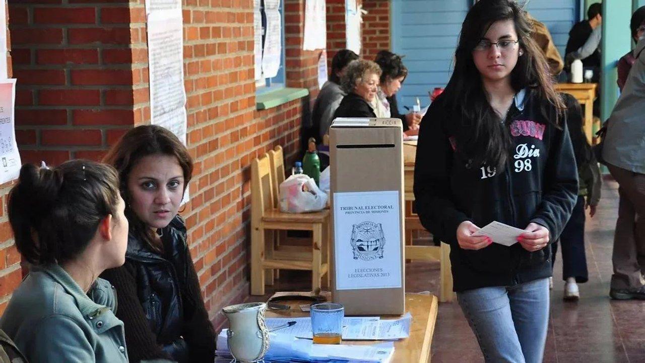 Del milloacuten de joacutevenes que vota por primera vez  la mitad son bonaerenses cordobeses y santafesinos 