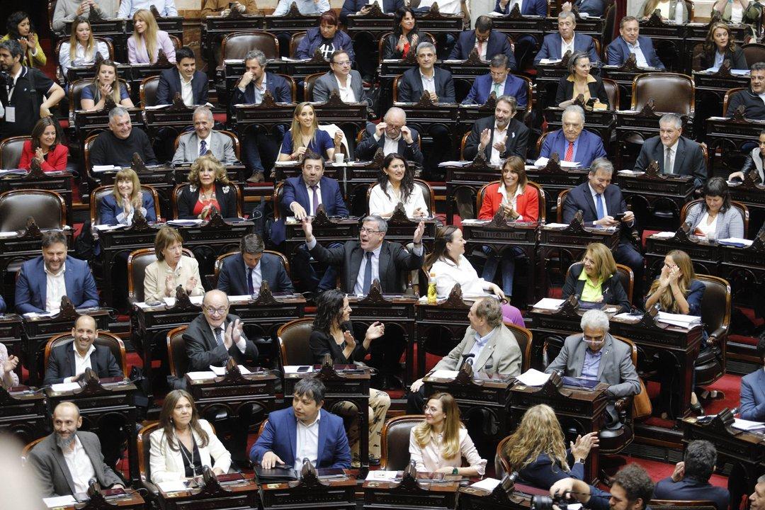 Fracasoacute el intento opositor por cambiar la coparticipacioacuten del impuesto a los combustibles- faltaron 3 votos