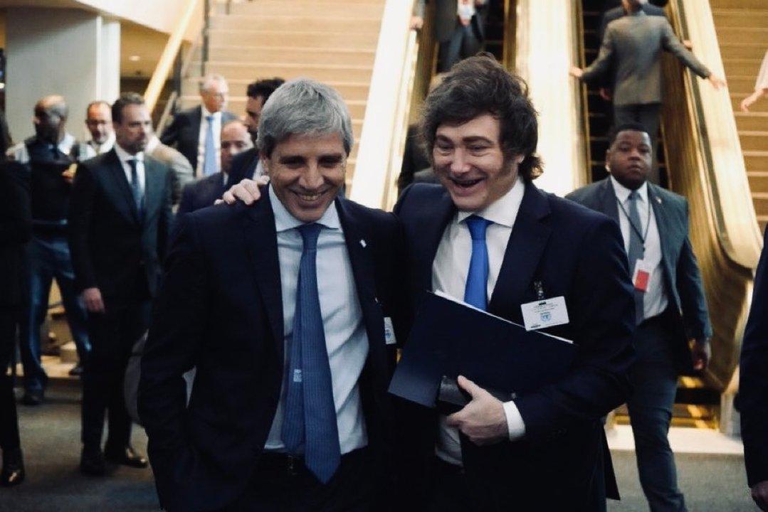Milei celebroacute el auxilio de EEUU y reiteroacute que Luis Caputo es ldquoel mejor ministro de Economiacutea de la historia