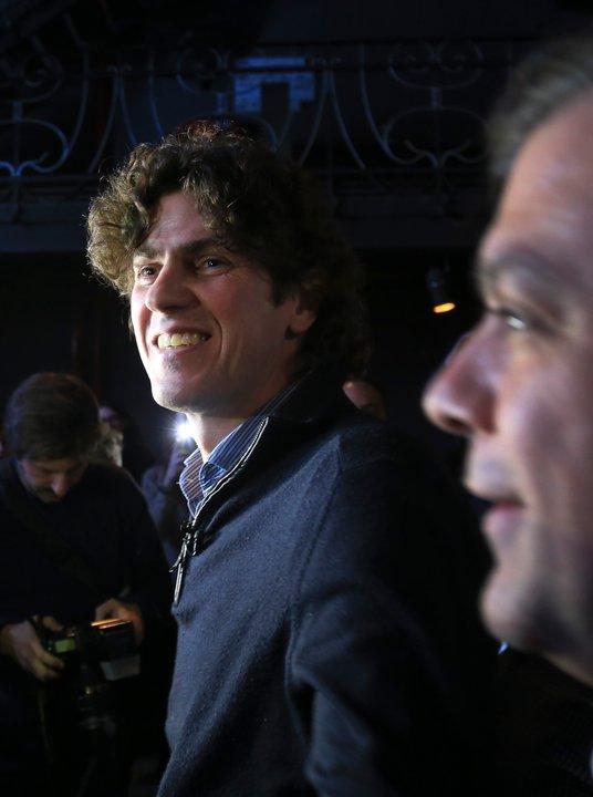 Lousteau cuestionoacute los rescates del gobierno y dijo que ldquose celebra ahogarse tres vecesrdquo