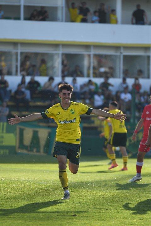 Defensa y Justicia vencioacute por la miacutenima a Argentinos Juniors por el Torneo Clausura