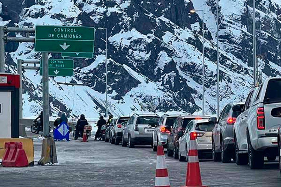 Falabella se prepara en Chile para recibir una ola de turismo de compras y cambia ofertas con tal de vender