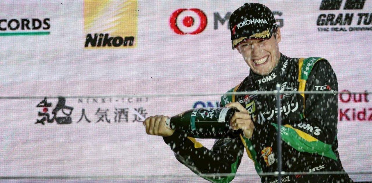 Sacha Fenestraz ganoacute en Monte Fuji y se emocionoacute con el himno argentino
