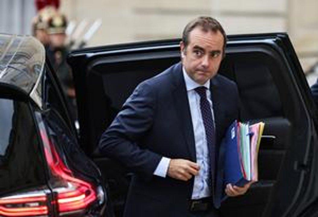Macron renovoacute el nombramiento de Seacutebastien Lecornu como primer ministro franceacutes