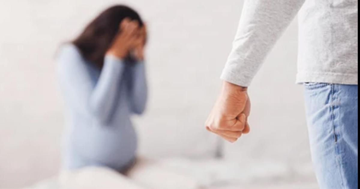 Joven de 19 antildeos detenido por golpear a su pareja embarazada de 8 meses