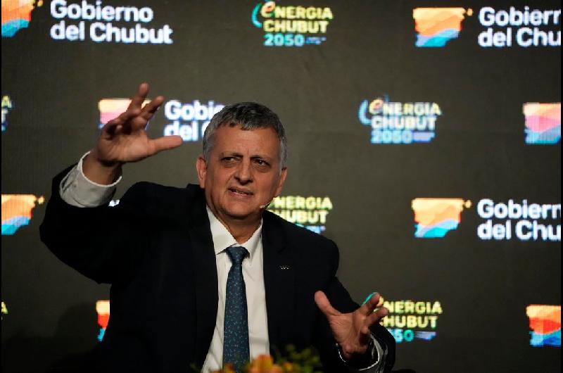 Acuerdo YPF-Eni- Horacio Mariacuten proyecta el ingreso de US300 mil millones en exportaciones y 50000 empleos