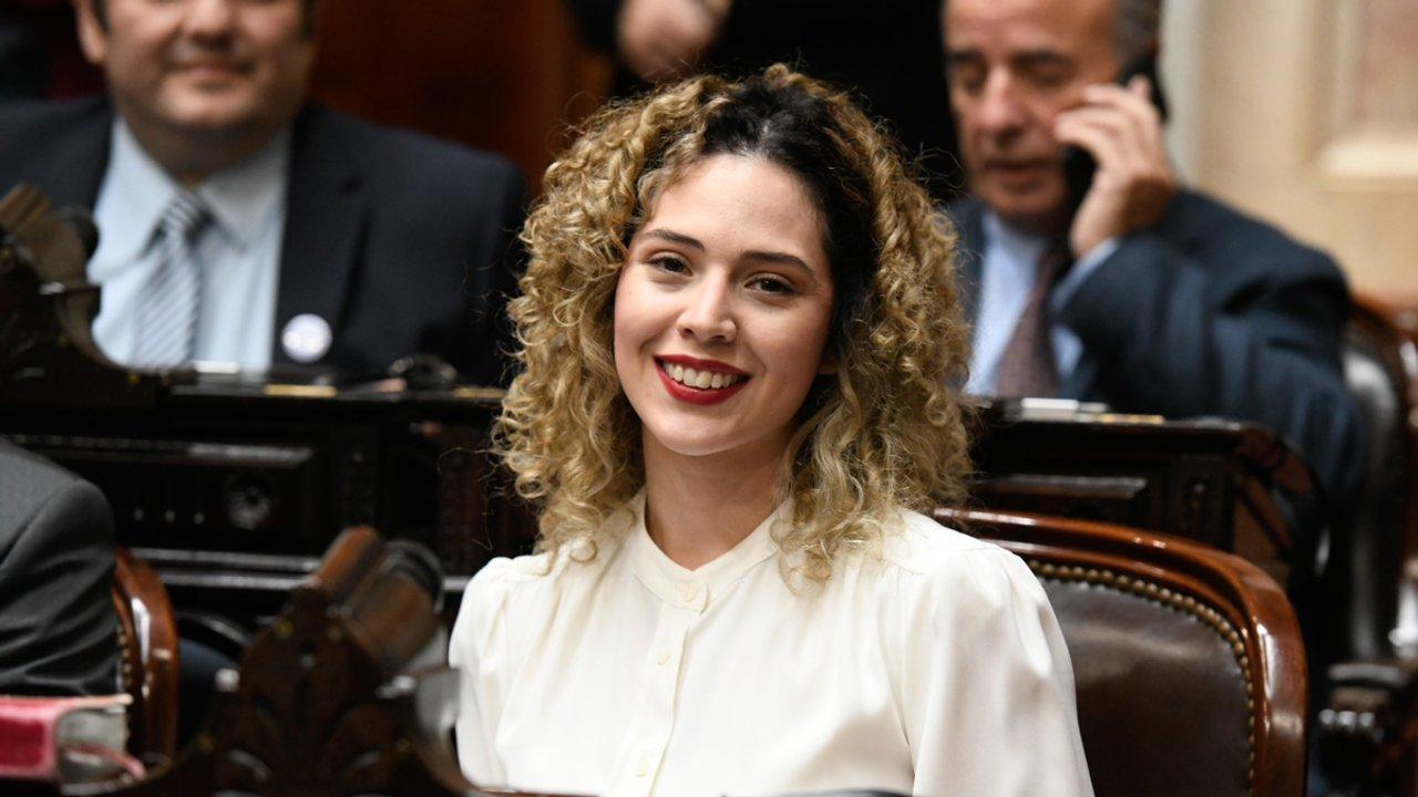Lourdes Arrieta dijo que en la Argentina ldquola gente se muere de hambrerdquo
