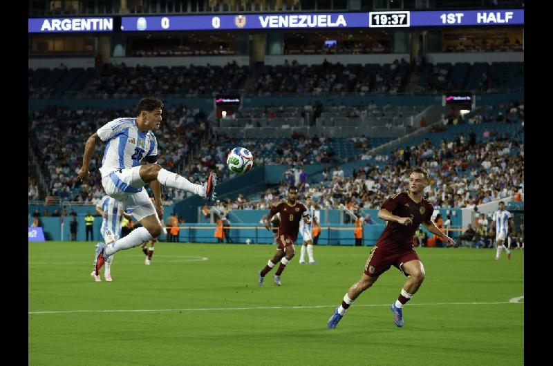 Con Messi de suplente la Seleccioacuten argentina enfrenta a su par de Puerto Rico en Miami