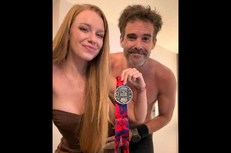 El romaacutentico mensaje de Nicolaacutes Cabreacute a su novia- ldquoGracias por cuidarmerdquo