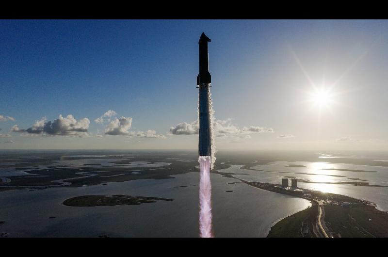 SpaceX lanzoacute con eacutexito la undeacutecima prueba de vuelo de Starship