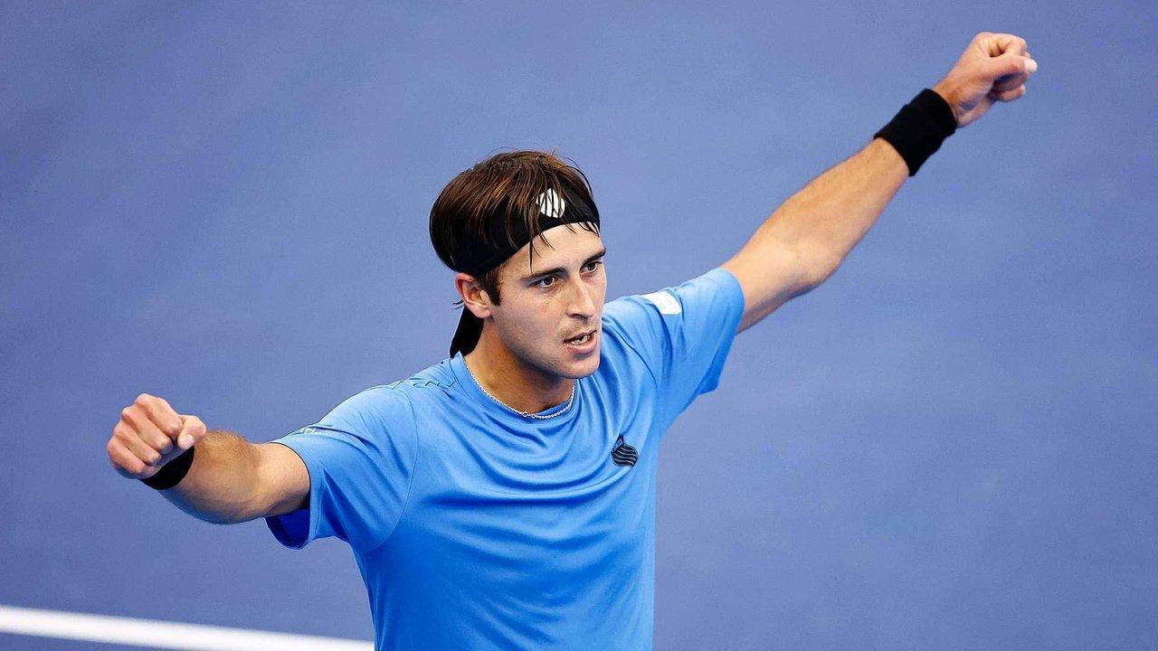 Tomaacutes Etcheverry volvioacute con triunfo en el ATP de Estocolmo 