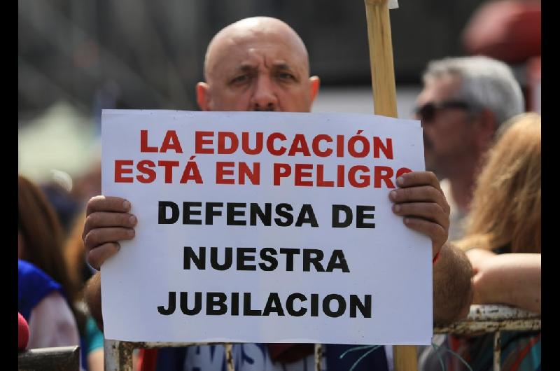 Paro nacional docente- exigen al Gobierno aumento salarial y reapertura de paritarias