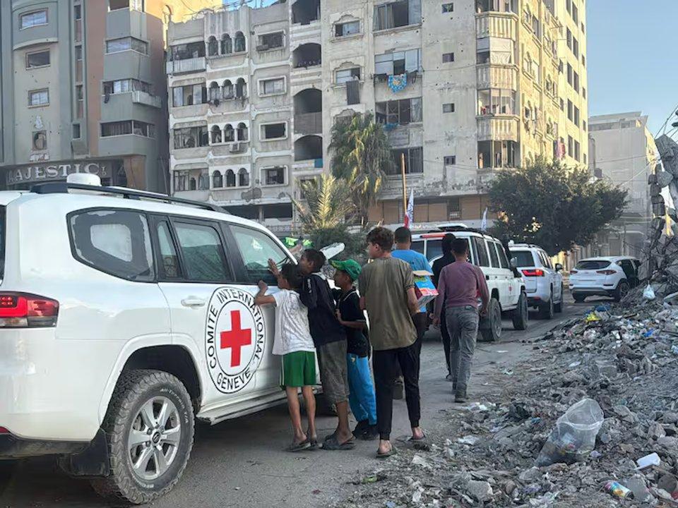 Israel entregoacute los restos de 45 palestinos a Gaza como parte del acuerdo de intercambio de prisioneros