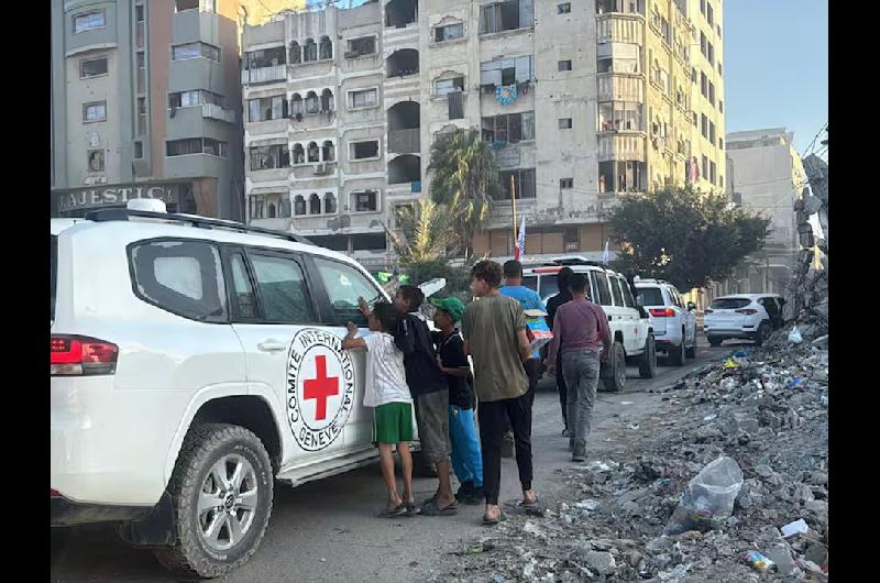 Israel entregoacute los restos de 45 palestinos a Gaza como parte del acuerdo de intercambio de prisioneros