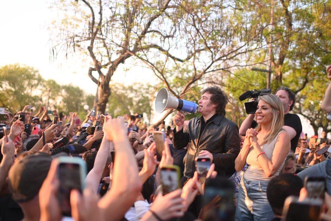 Javier Milei retoma la campantildea con visitas a Santiago del Estero y Tucumaacuten y recorridas bonaerenses
