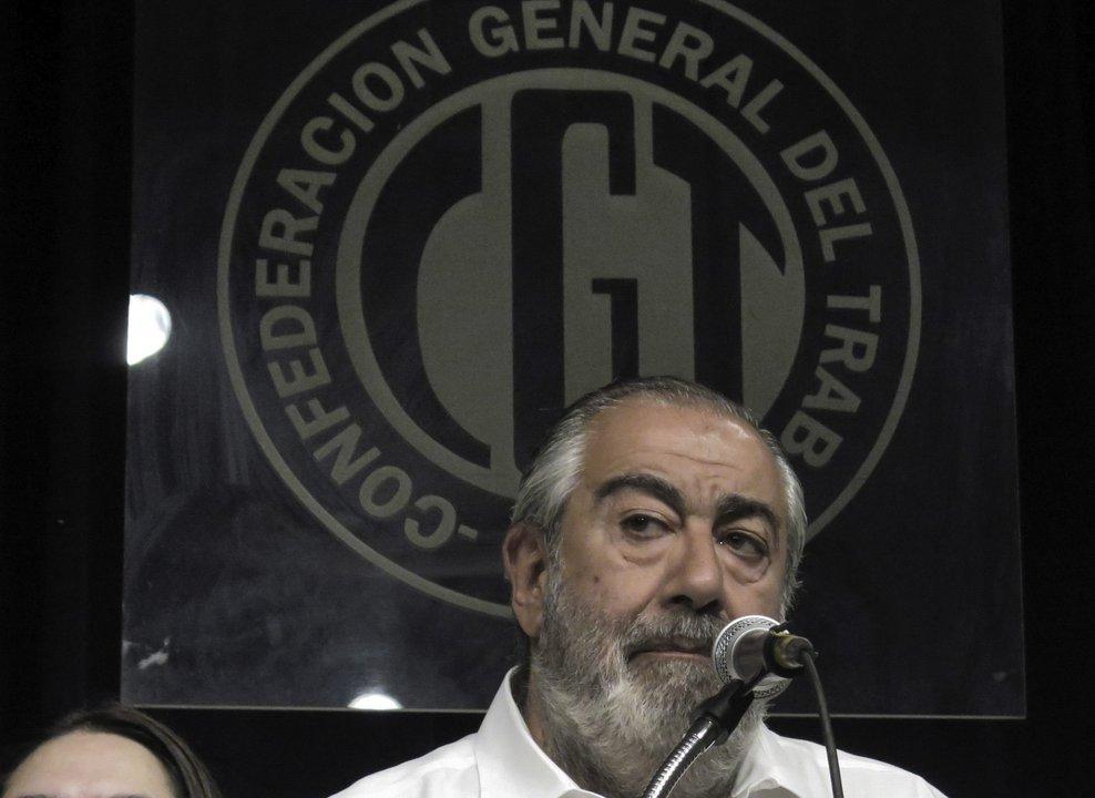 La CGT festeja antes el Diacutea de la Lealtad y se despega de La Caacutempora