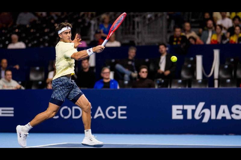 Comesantildea va por un lugar en los cuartos de final del ATP 250 de Bruselas