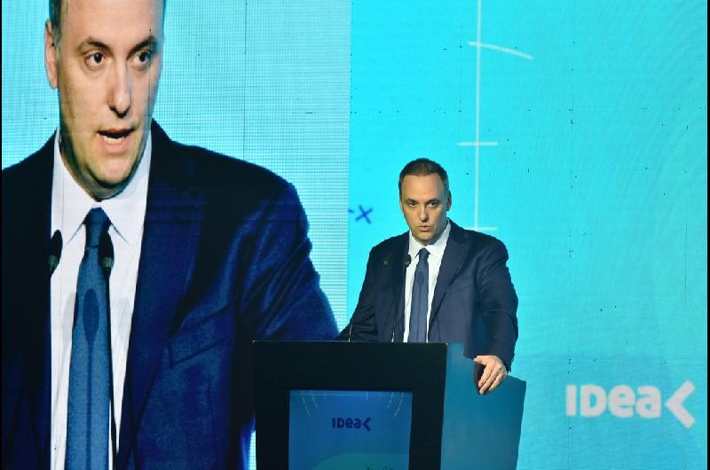 El Gobierno enviacutea leyes econoacutemicas y laborales al Congreso para que la micro acompantildee a la macro