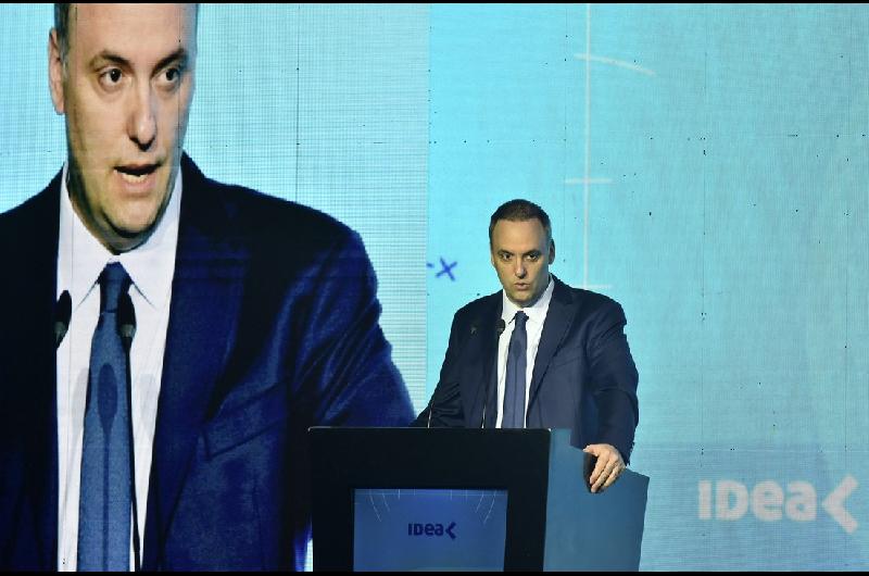 Reforma laboral y eliminacioacuten de impuestos la promesa del Gobierno a los empresarios en IDEA