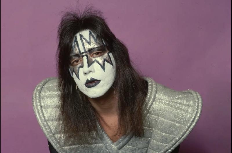 Murioacute Ace Frehley el gran guitarrista de Kiss por hemorragia cerebral