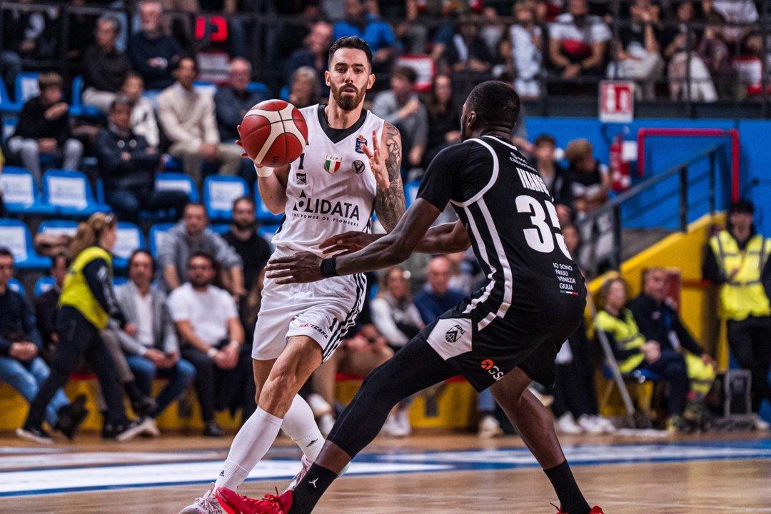 El basquetbolista argentino Luca Vildoza fue detenido en Italia