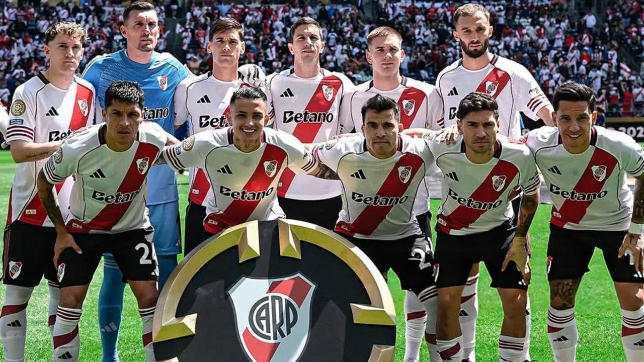 ldquoDoble vidardquo- aseguran que un futbolista de River y la Seleccioacuten atraviesa un escaacutendalo de infidelidad