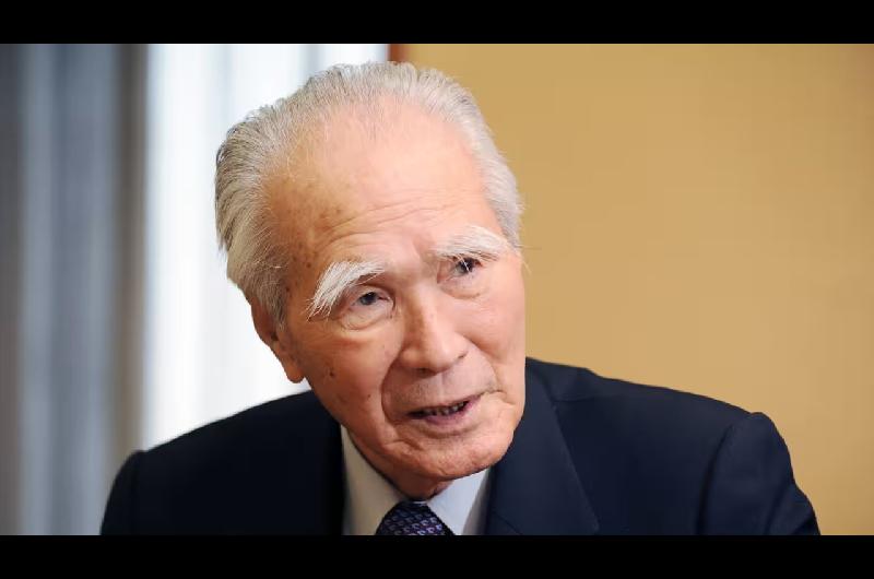 A los 101 antildeos fallecioacute el exprimer ministro japoneacutes Tomiichi Murayama 