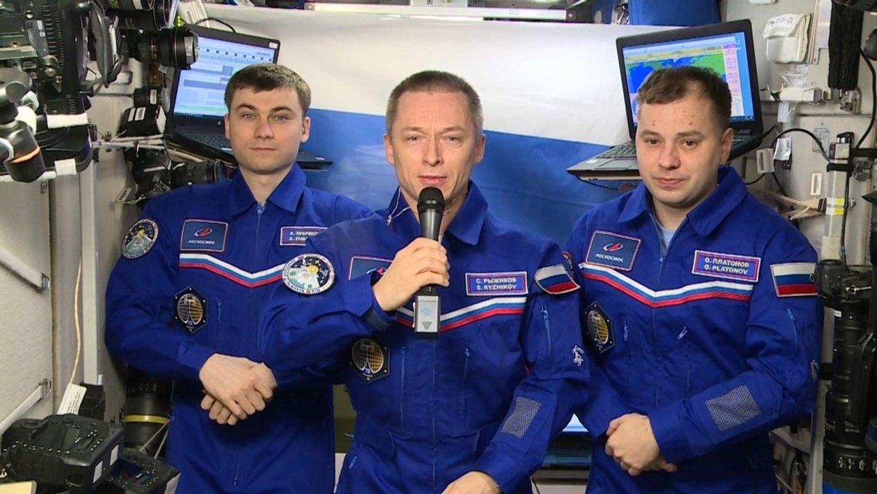 Los cosmonautas rusos completaron su primera caminata espacial en 2025  