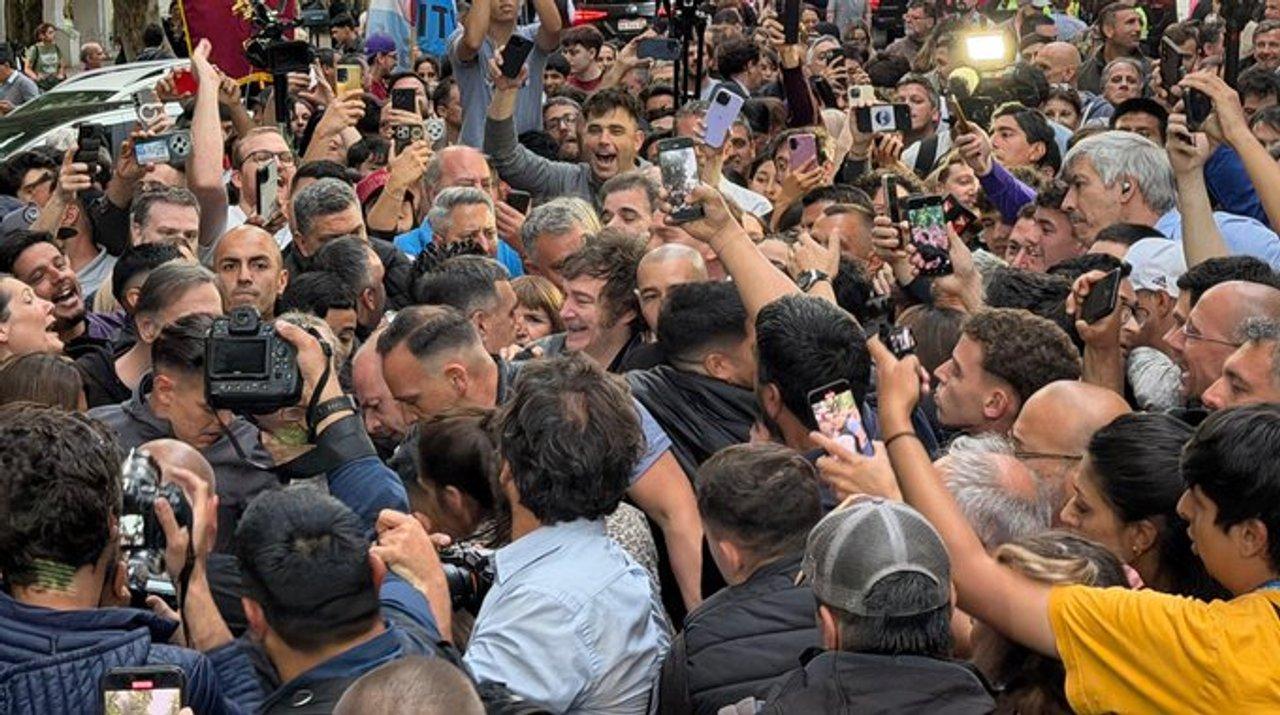 Milei retomoacute la campantildea en Tres de Febrero y pidioacute a los votantes no ir a la barbarie de los Kirchner