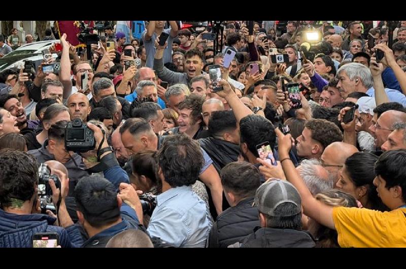 Milei retomoacute la campantildea en Tres de Febrero y pidioacute a los votantes no ir a la barbarie de los Kirchner