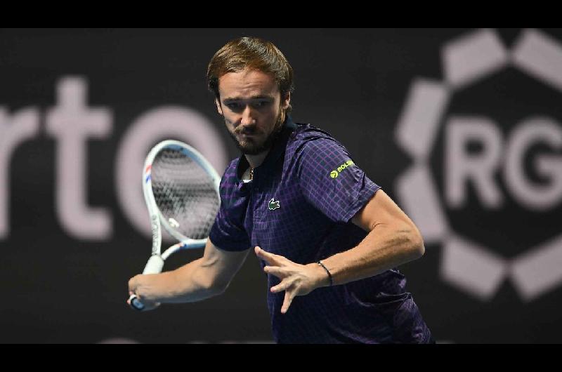 Medvedev superoacute a Duckworth y se metioacute en la final del ATP 250 de Almaty