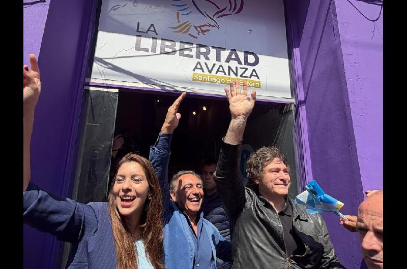 Milei llegoacute a Santiago del Estero y encendioacute el local de La Libertad Avanza