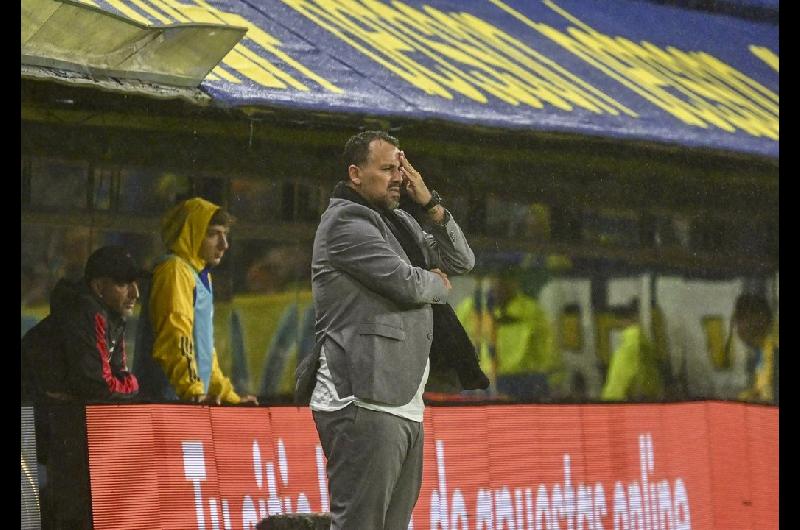 Cristian Fabbiani dejoacute de ser el teacutecnico de Newellrsquos