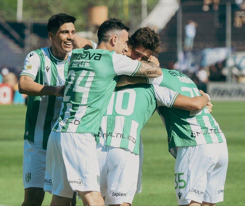 Banfield se llevoacute un triunfazo en Mendoza ante Independiente Rivadavia por el Torneo Clausura