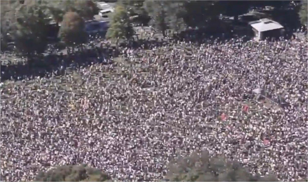 Mientras DonaldTrump y Bessent se enfocan en Argentina una ola de protestas sacude a Estados Unidos