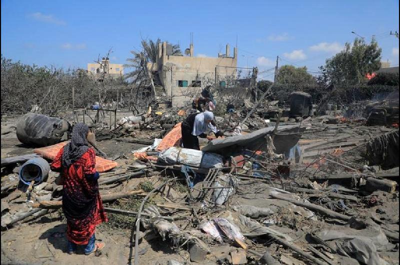 Tensioacuten en Gaza- Israel lanza ataques aeacutereos y acusa a Hamaacutes de incumplir el alto el fuego
