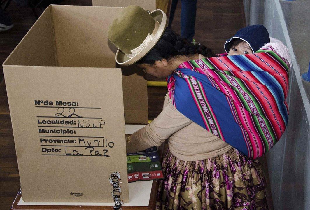 Bolivia define su presidente en balotaje histoacuterico
