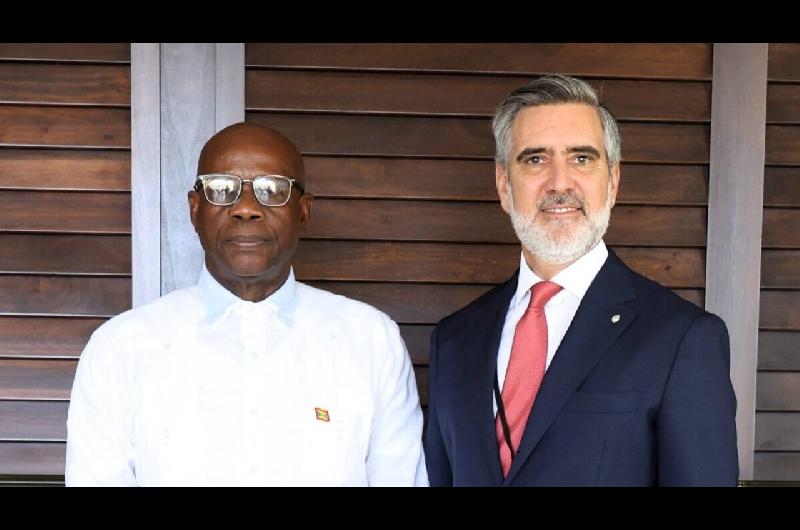 El Gobierno mandoacute a funcionarios al Caribe con pasaje en primera y hotel 5 estrellas que vale US600 la noche